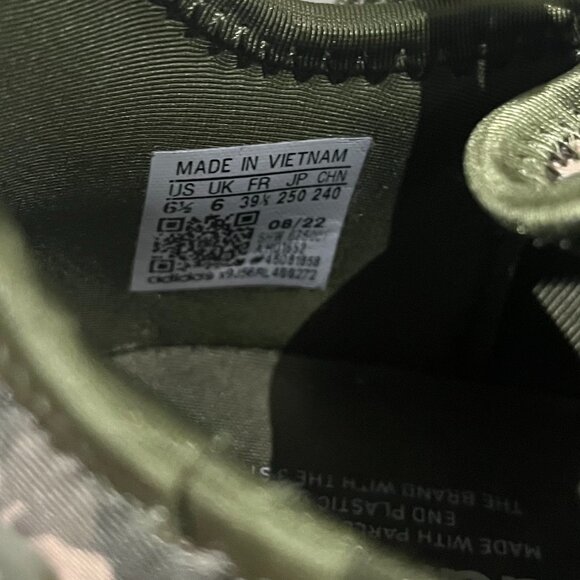 Adidas Junior NMD_R1 Shoes - Picture 8 of 9